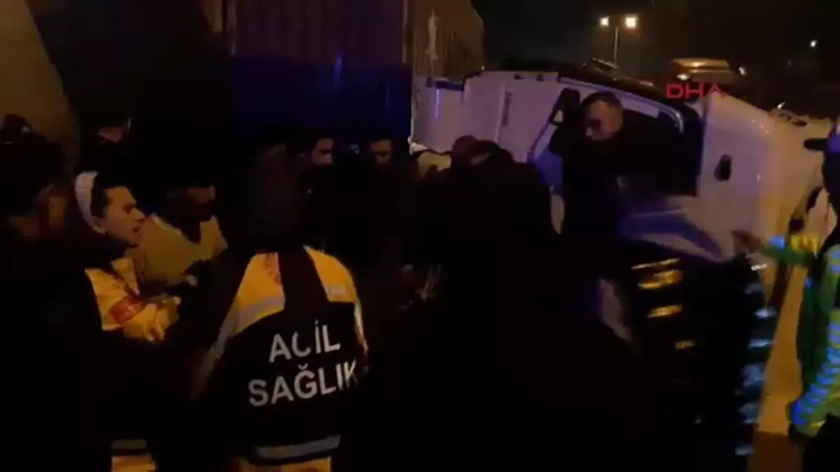 Kocaeli\'de TIR Kazası: Bir Şoför Ağır Yaralandı