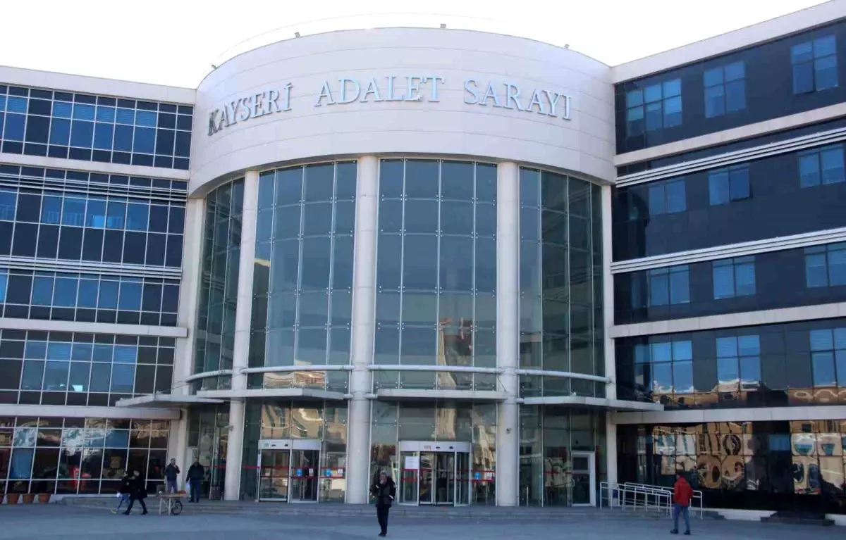 Kayseri\'de Tıbbi Sekreter Yargılanıyor