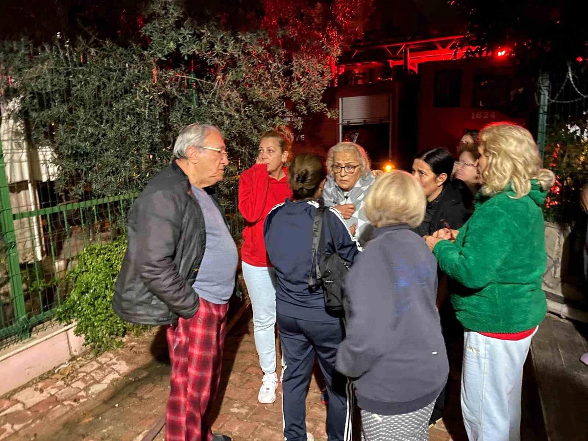Antalya\'da Yangın: Yaşlı Kadın Canını Kurtardı