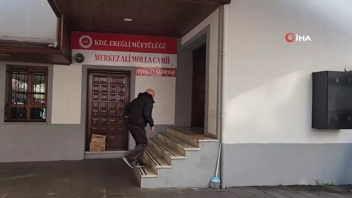 Fırtınada batan Kafkametler\'in mürettebatına gıyabi cenaze namazı kılındı