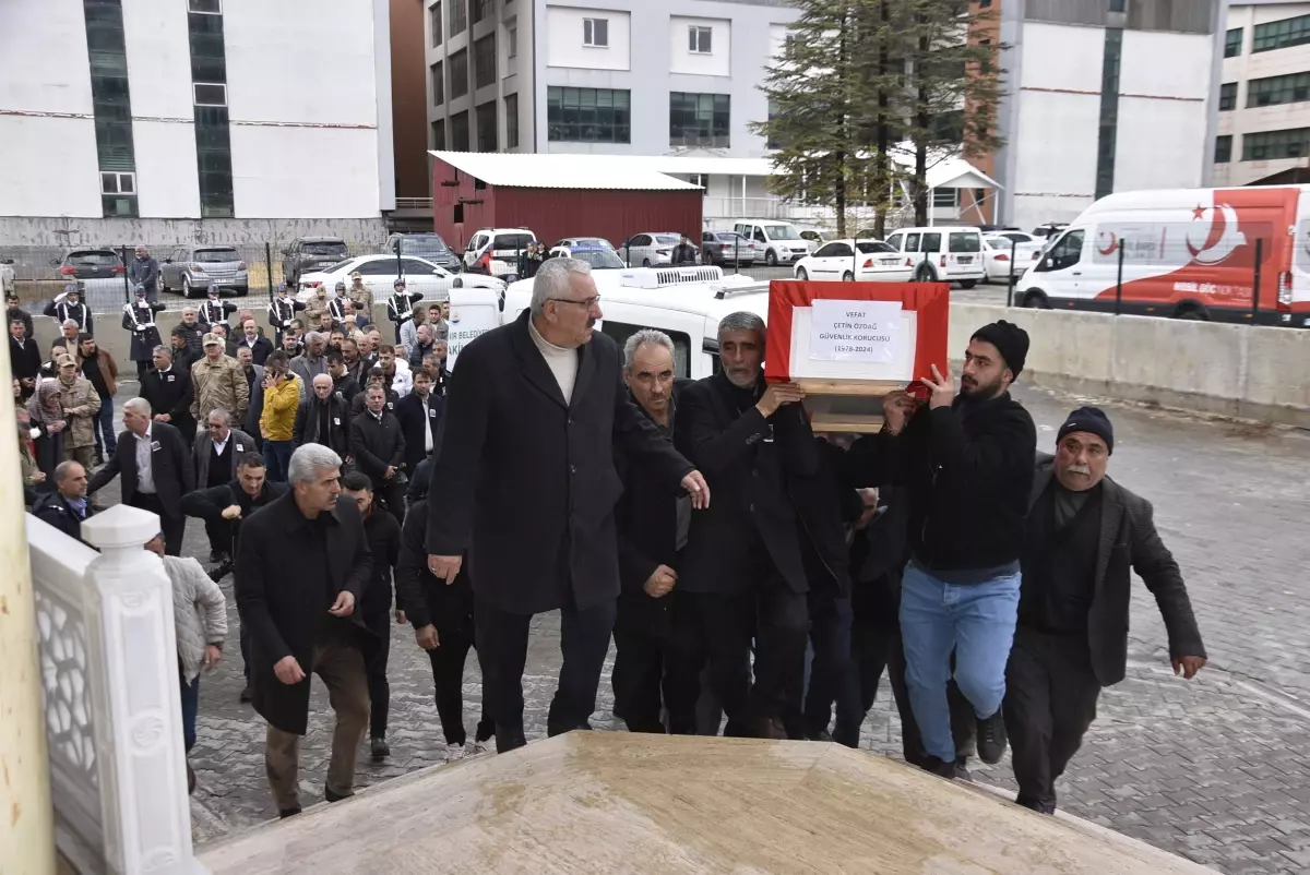 Bitlis\'te Kalp Krizi Nedeniyle İki Güvenlik Korucusu Hayatını Kaybetti