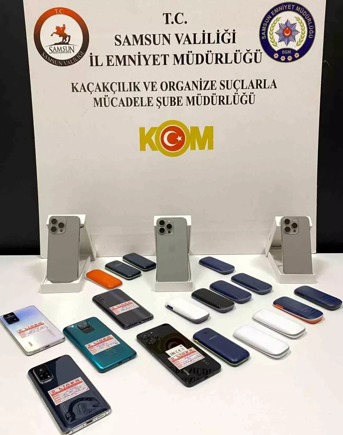 Samsun\'da 21 Kaçak Telefon Ele Geçirildi