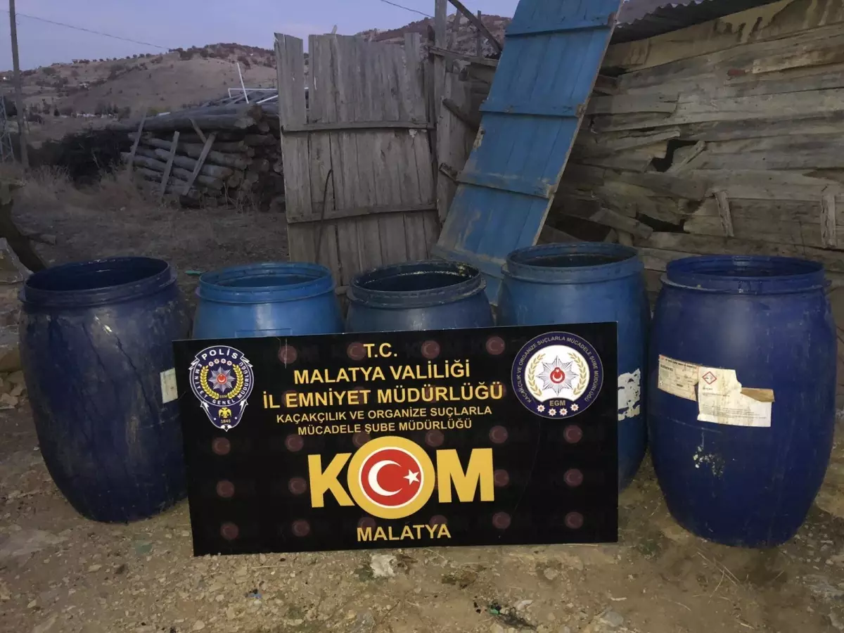 Malatya\'da Eş Zamanlı Baskınlarda 4 Bin 696 Litre Kaçak İçki Ele Geçirildi