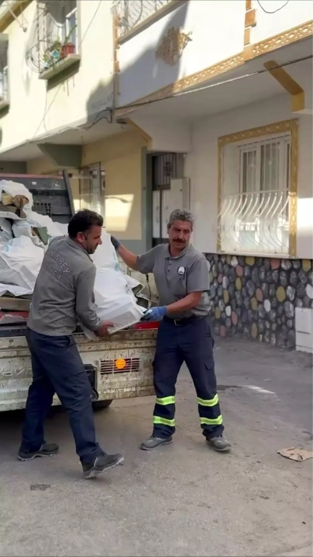 Şahinbey Belediyesi\'nden Dar Gelirli Ailelere Yakacak Yardımı