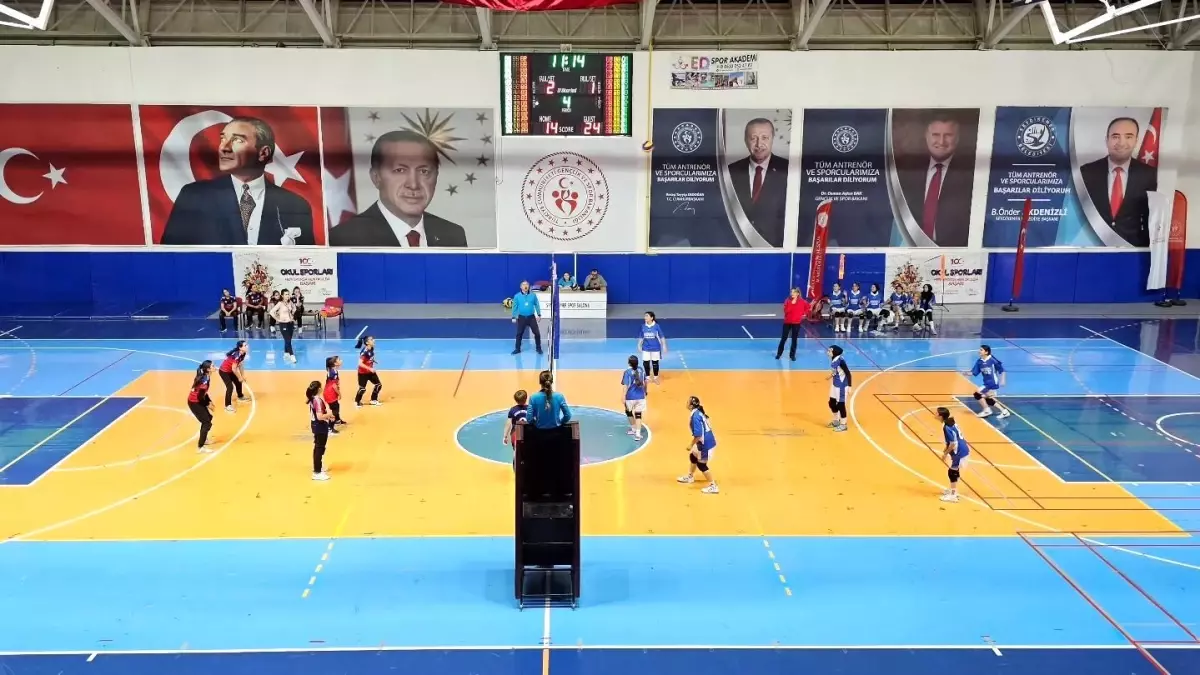 Seydikemer\'de Voleybol Seçmeleri Start Aldı