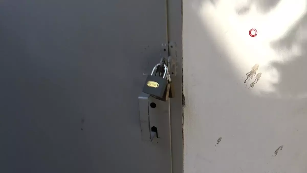 Tuvalette Çığlık Tuğlası: \'Sizi Seviyorum\'