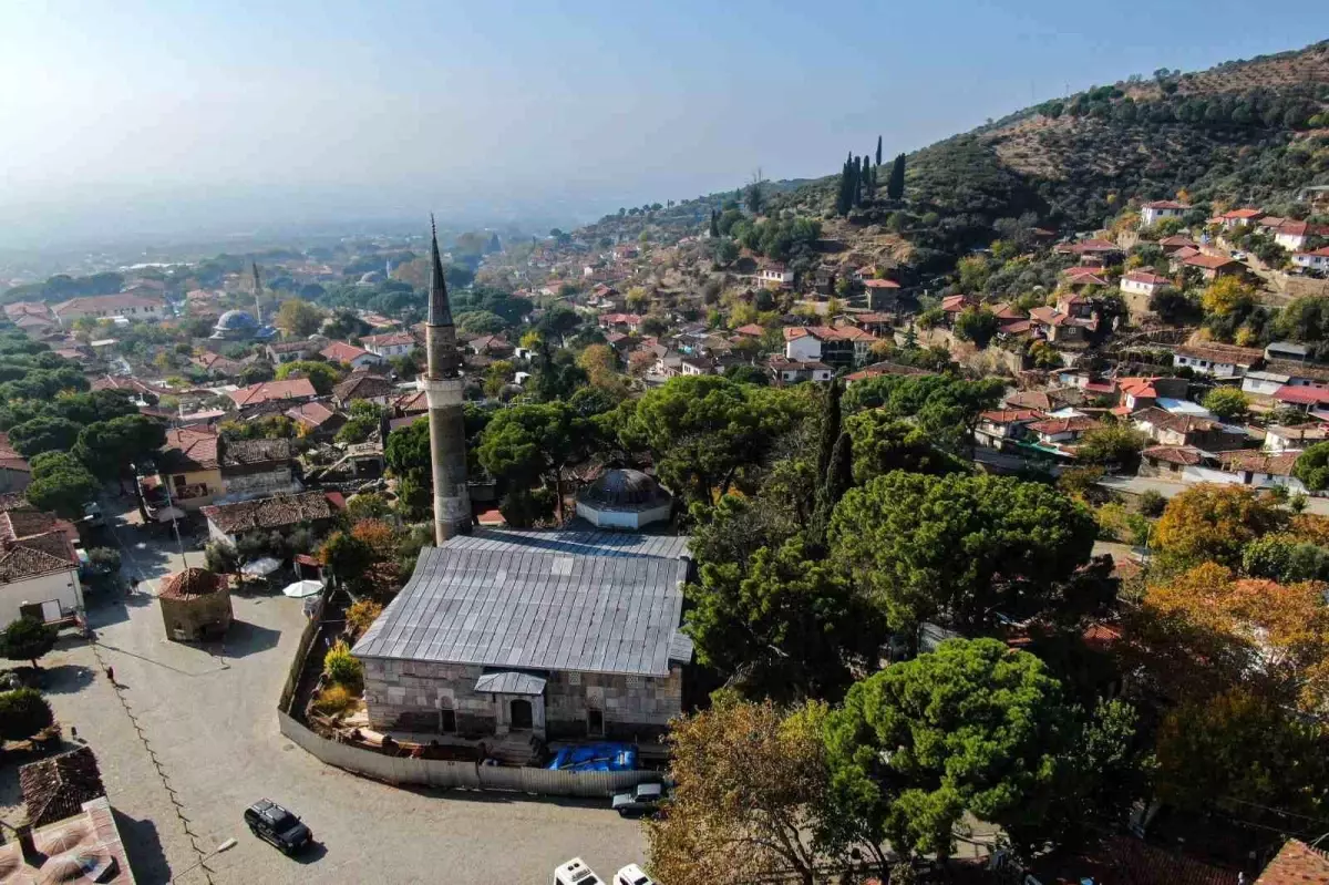 Tarihi Cami Restorasyonu 3 Yıldır Bekliyor