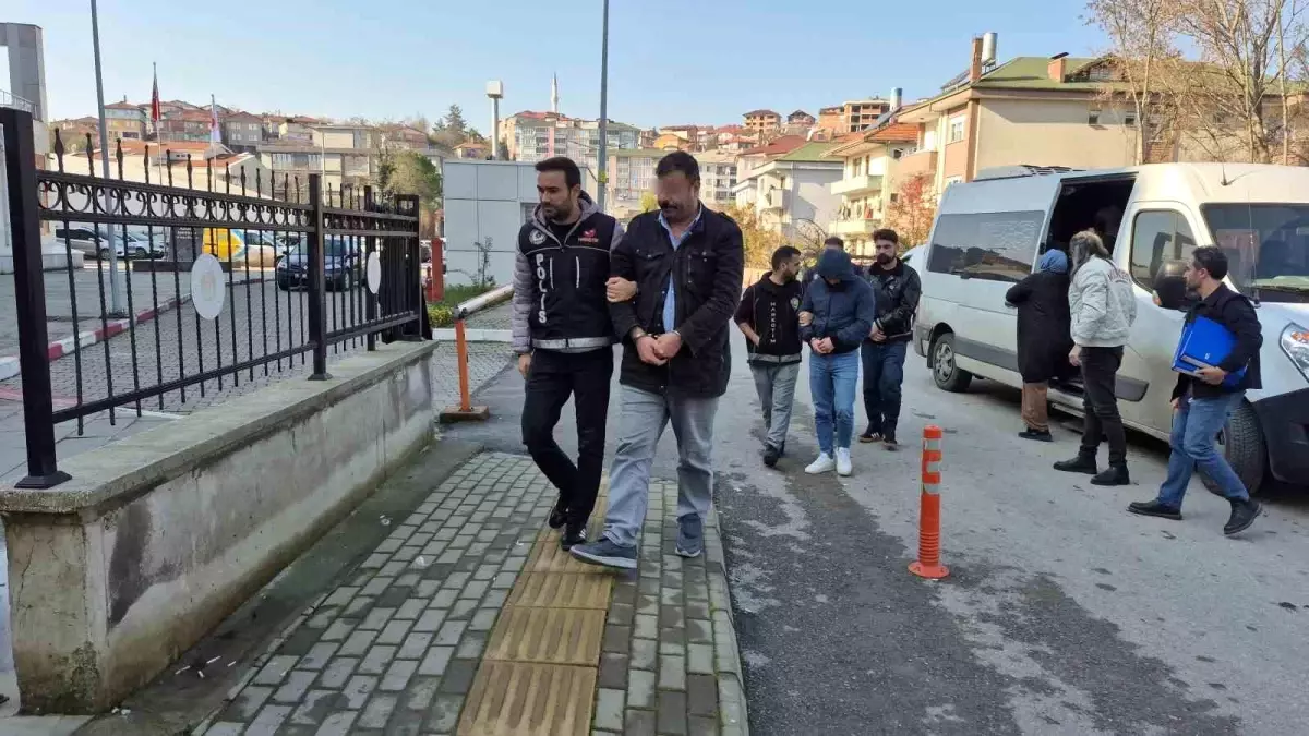 Bartın\'da Uyuşturucu Operasyonu: 5 Gözaltı