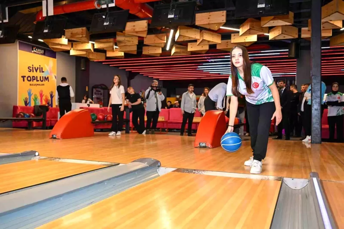 Uşak\'ta Bowling Gençler İl Birinciliği Ödül Töreni