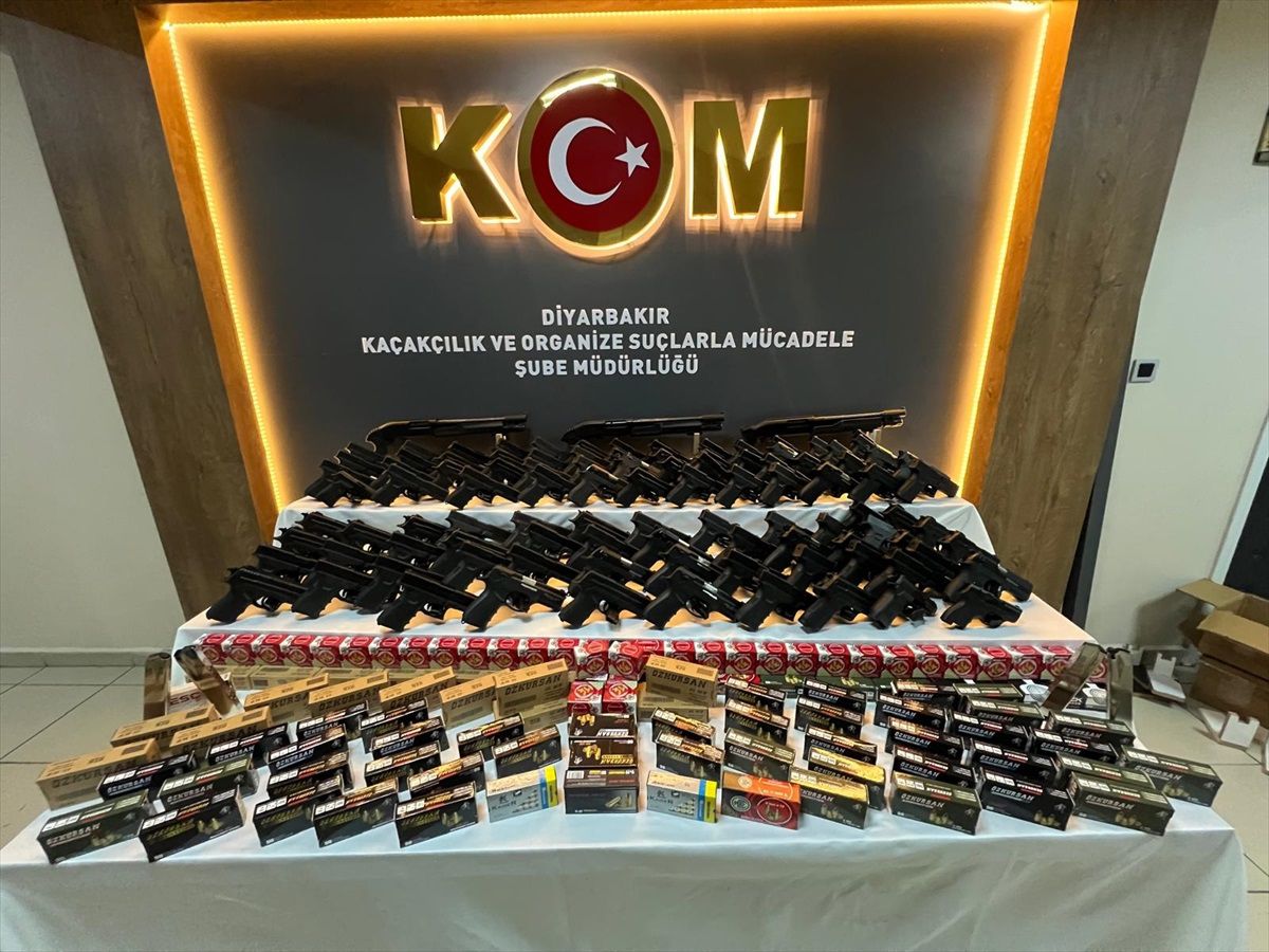 Diyarbakır\'da Kaçak Silah Operasyonu