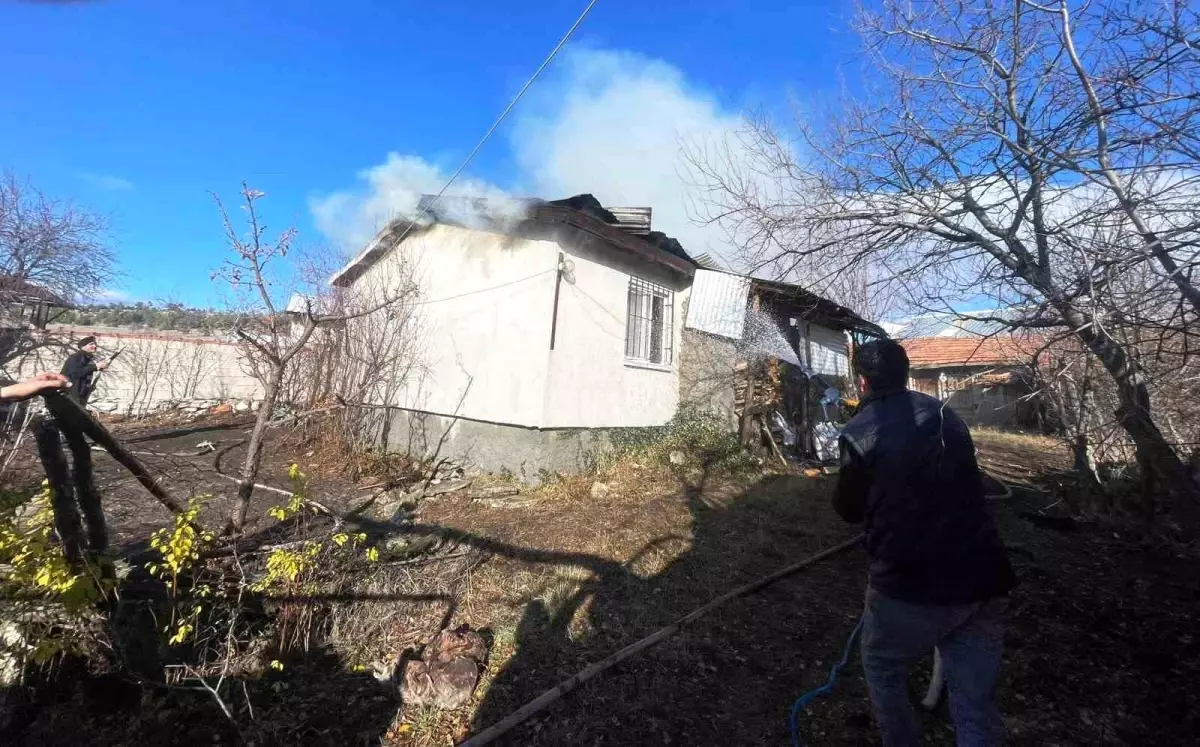 Kütahya\'da Deprem Konutunda Yangın Ç çıktı