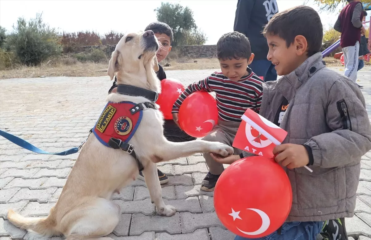 Dünya Çocuk Hakları Günü\'nde Jandarma Etkinliği