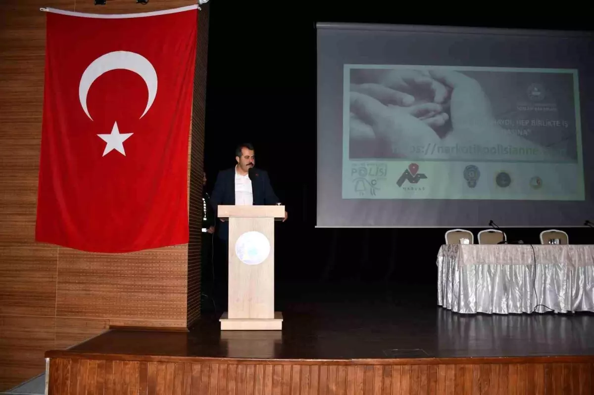 Vezirköprü\'de Uyuşturucu Bağımlılığı ile Mücadele İçin Konferans Düzenlendi