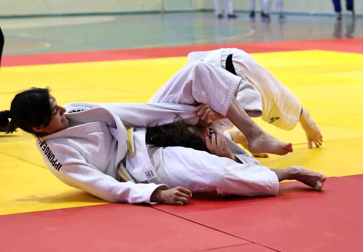 Manisa\'da Judo Müsabakaları Başladı