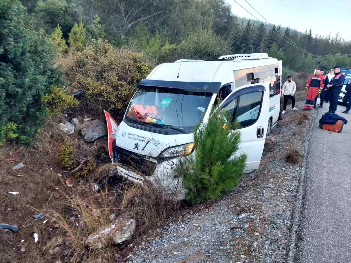 Bodrum\'da Minibüs Kazası: 8 Yaralı