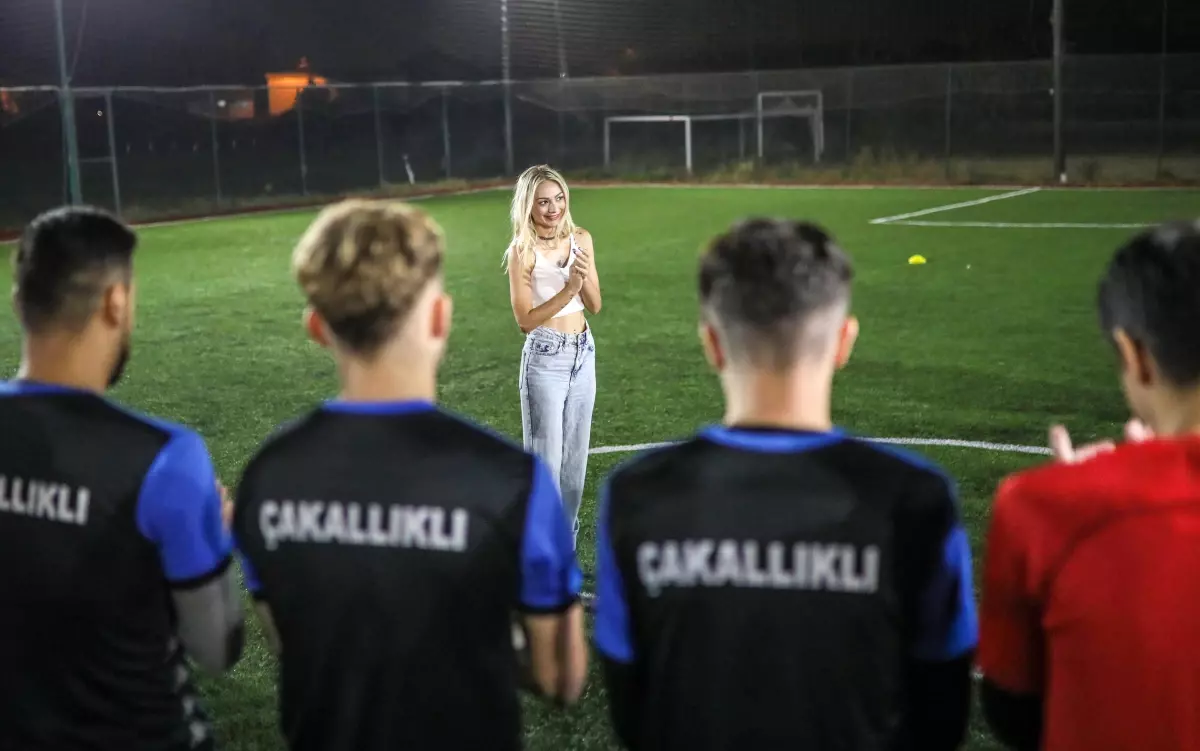 Güzellik kraliçesi futbol kulübüne başkan seçildi