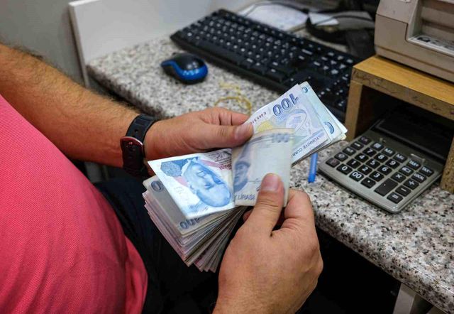 Asgari ücret zammı için geri sayım başladı Asgari ücret zammı için geri sayım başladı