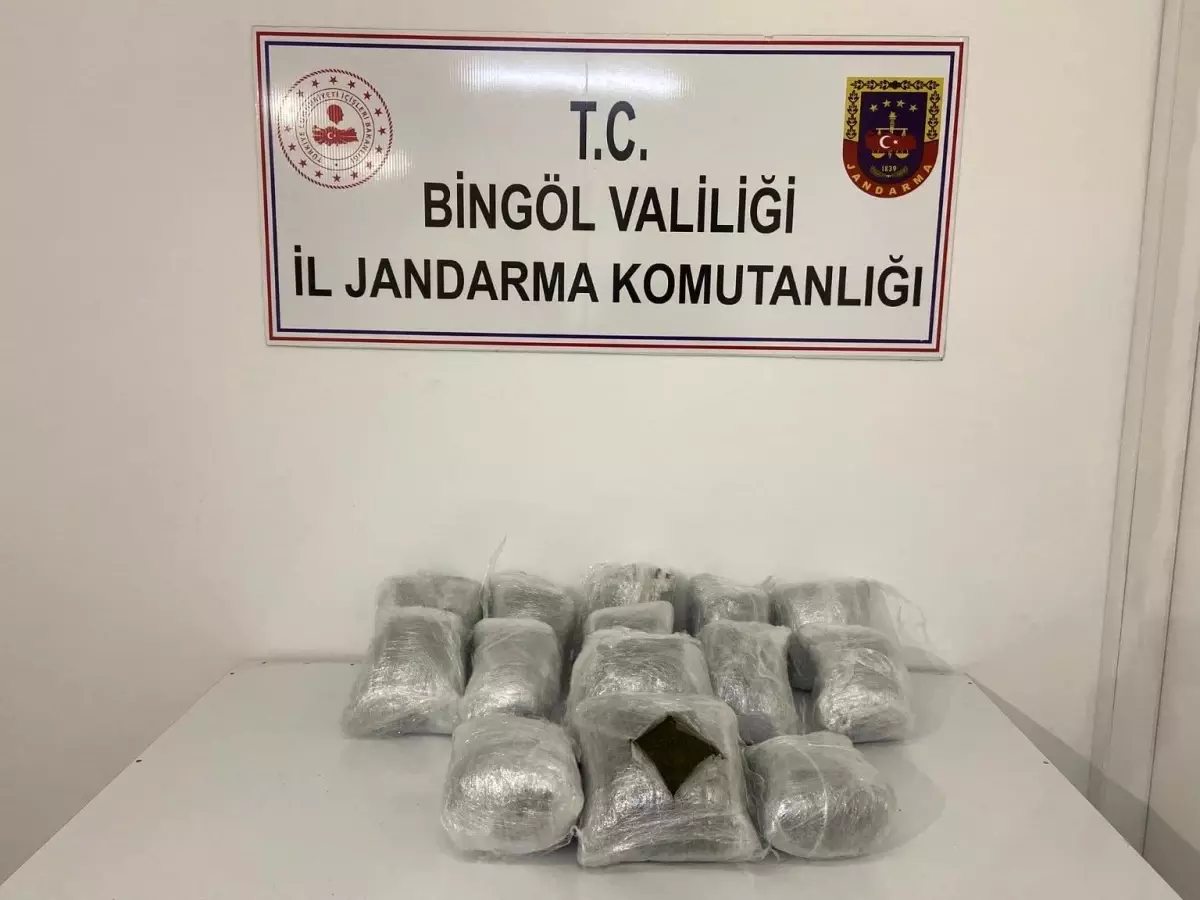 Bingöl\'de Uyuşturucu Operasyonu: 19 Kilo Esrar Ele Geçirildi