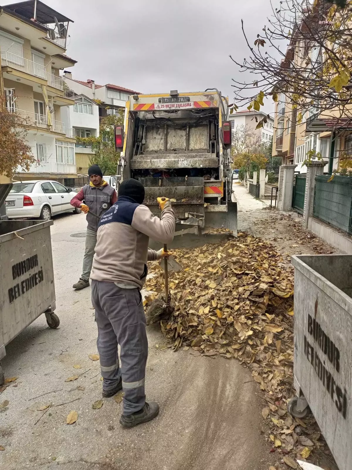 Burdur Belediyesi\'nden Sonbahar Temizlik Seferberliği