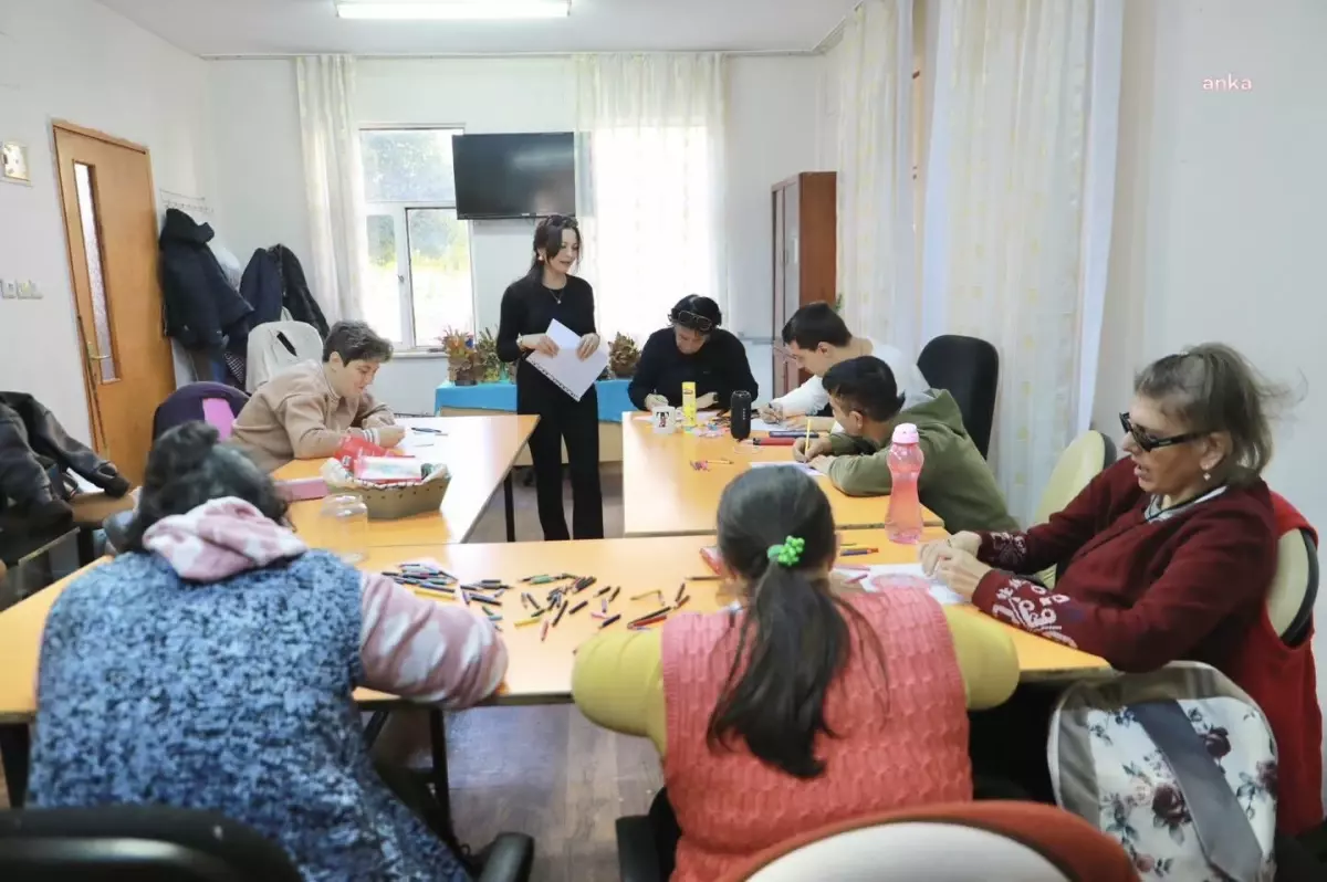 Burhaniye Belediyesi Engelli Bireylere Yetenek Geliştiren Eğitimler Düzenliyor