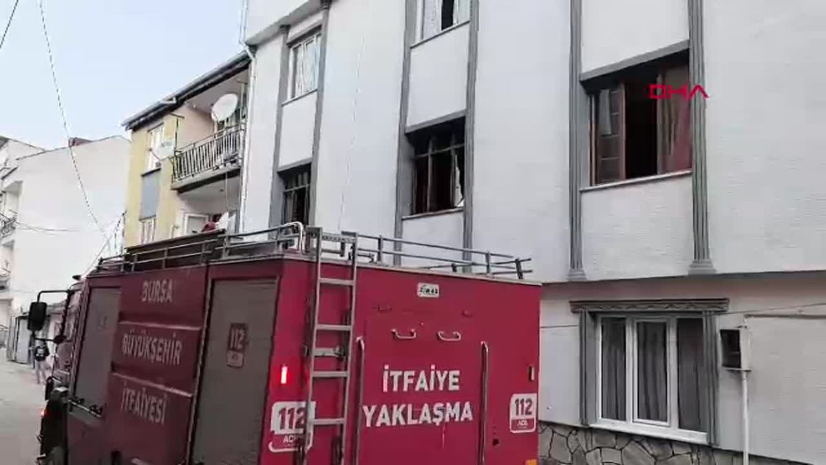 İnegöl\'de Çocukların Oynadığı Çakmak Yangın Çıkardı, İtfaiye tarafından Kurtarıldılar