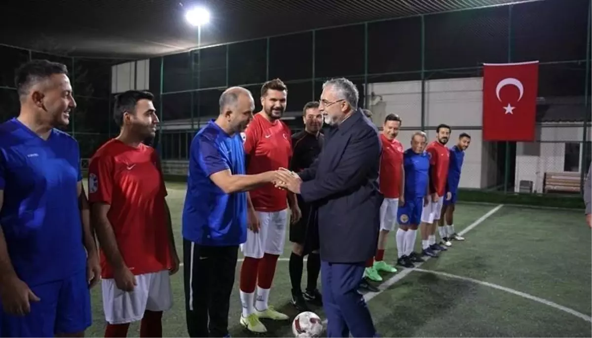 Futbol Turnuvasında Bakanlık ve Sendikalar Bir Araya Geldi