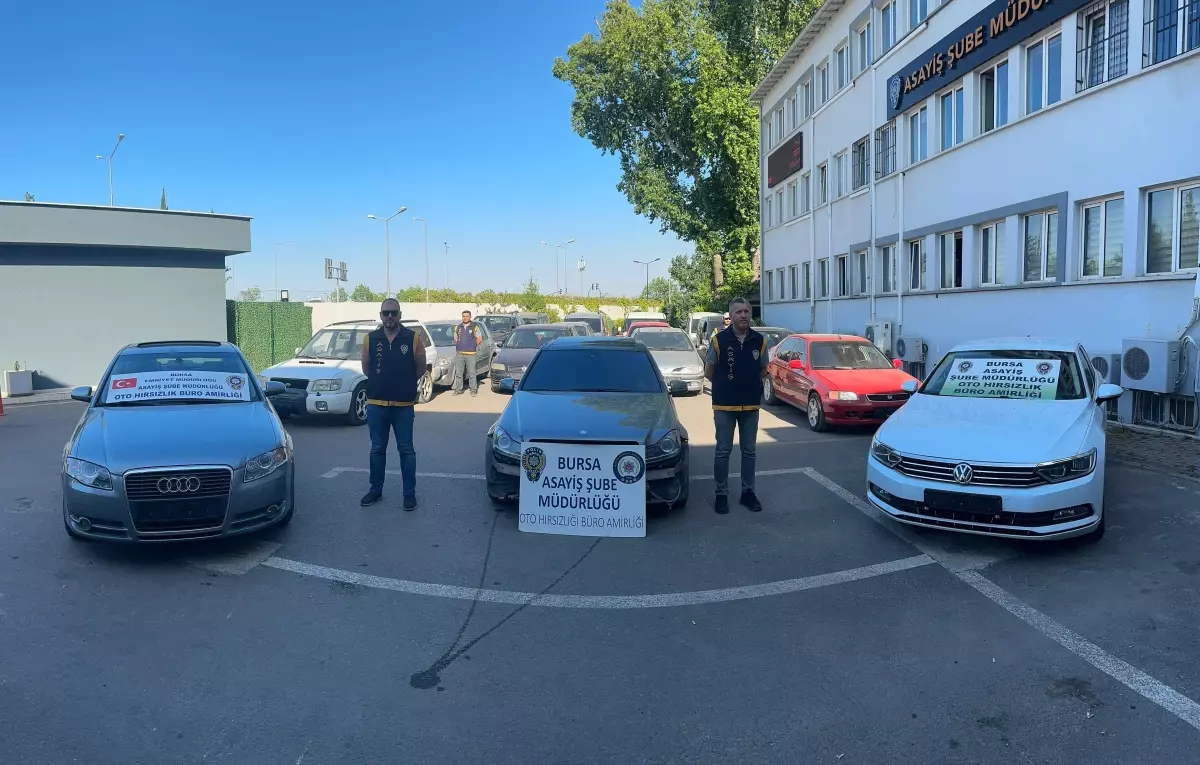 Bursa\'da Oto Hırsızlığı Çetesi Çökertildi