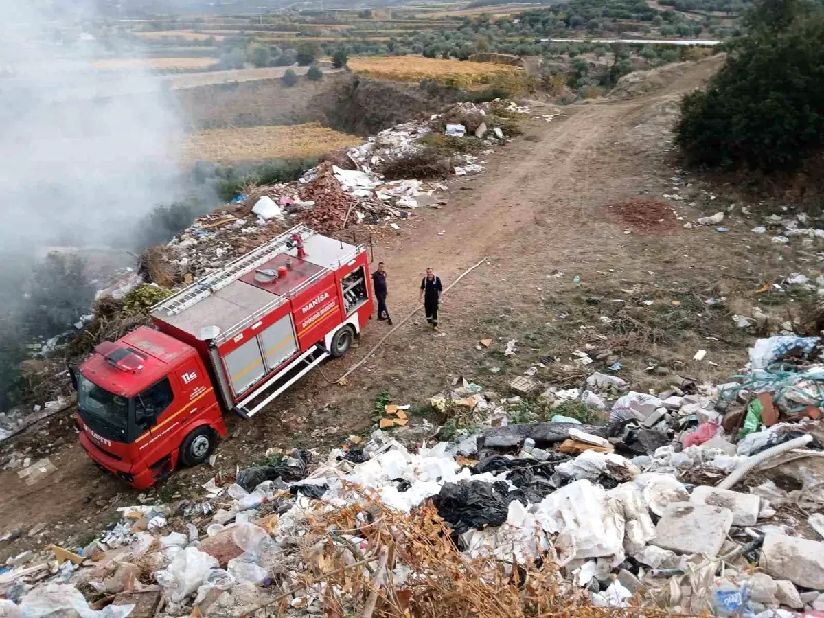 Manisa\'da Çöplükte Çıkan Yangın Kontrol Altına Alındı