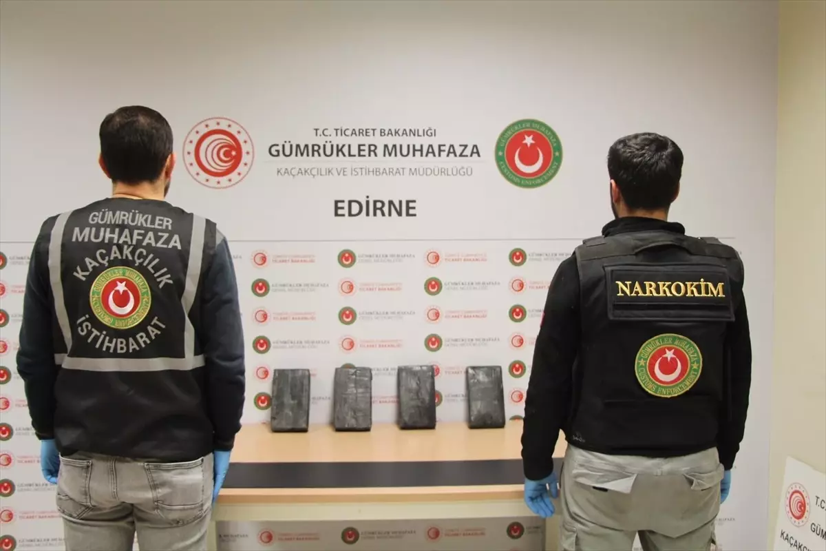 Edirne\'de Uyuşturucu Operasyonu: 5 kg Kokain Ele Geçirildi