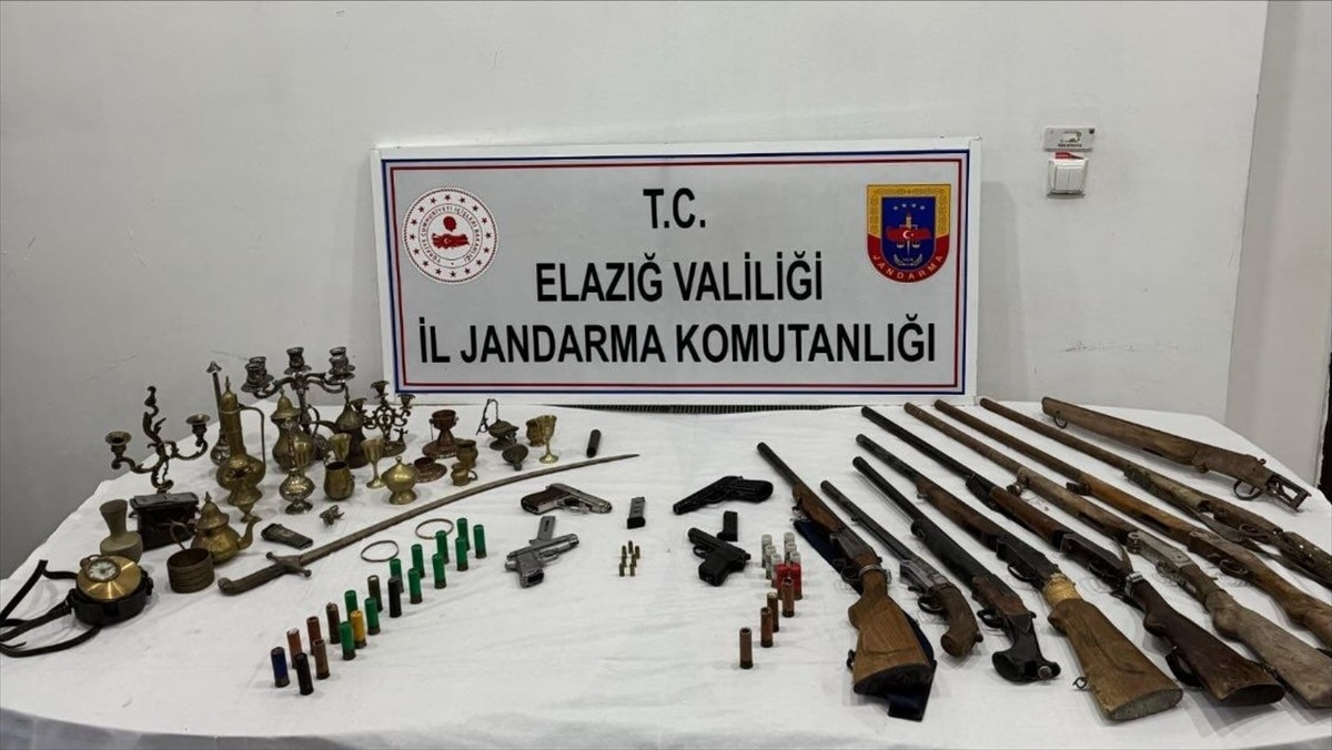 Elazığ\'da Silah ve Tarihi Eşya Ele Geçirildi