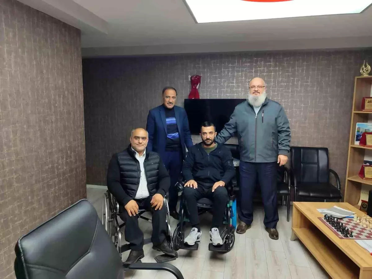 Engelli Orhan Alp, Akülü Sandalyeye Kavuştu