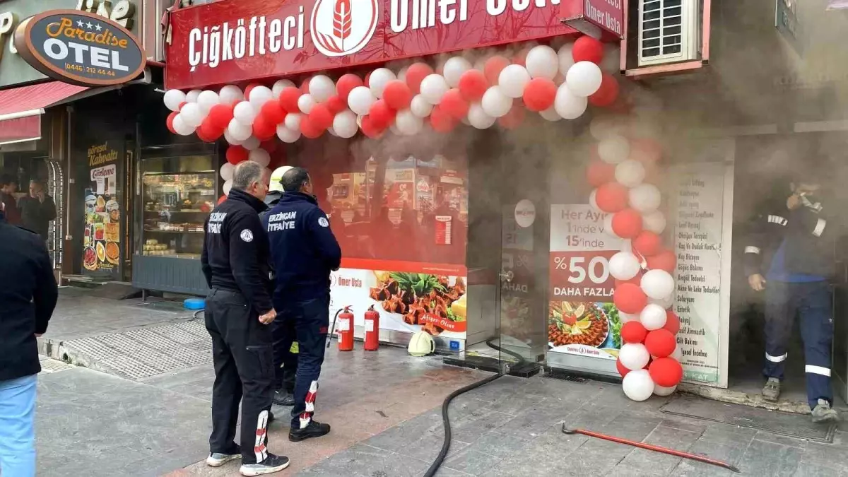 Erzincan\'da Yangın: Çiğköfteci Ömer Usta Teklifi