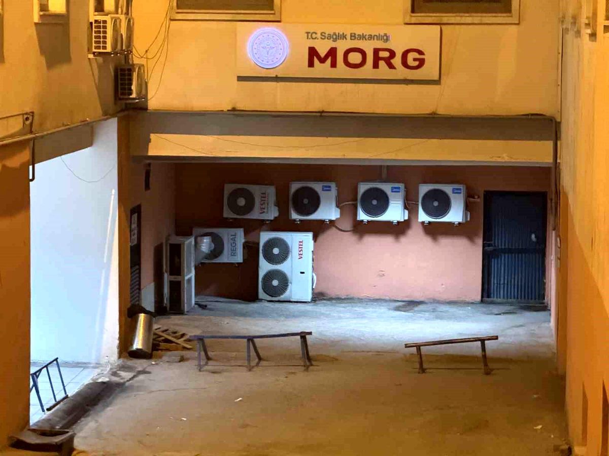 Boşanma Aşamasındaki Eşini Bıçaklayarak Öldürdü