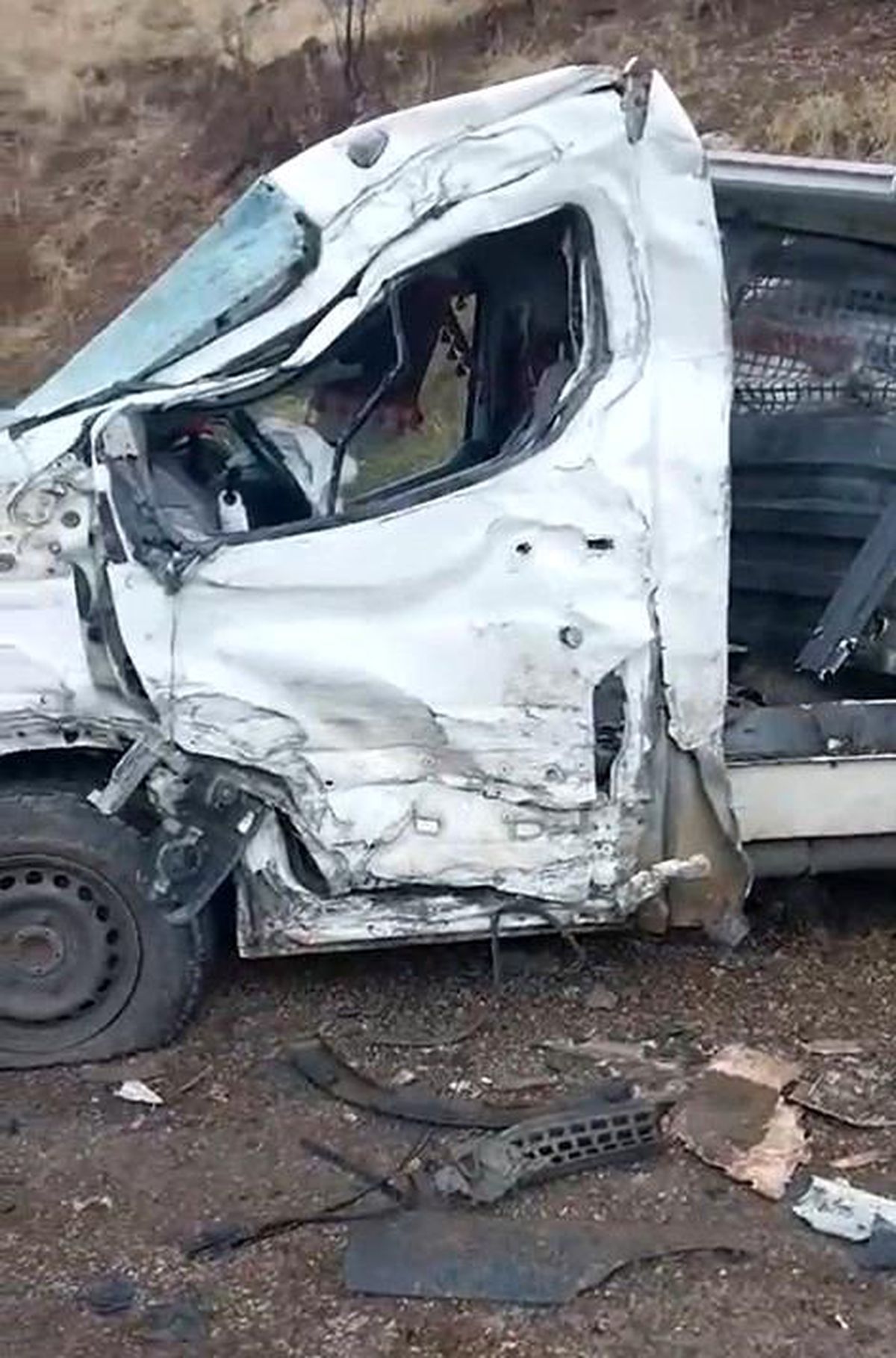 Hakkari\'de Tır ve Kamyonet Çarpıştı