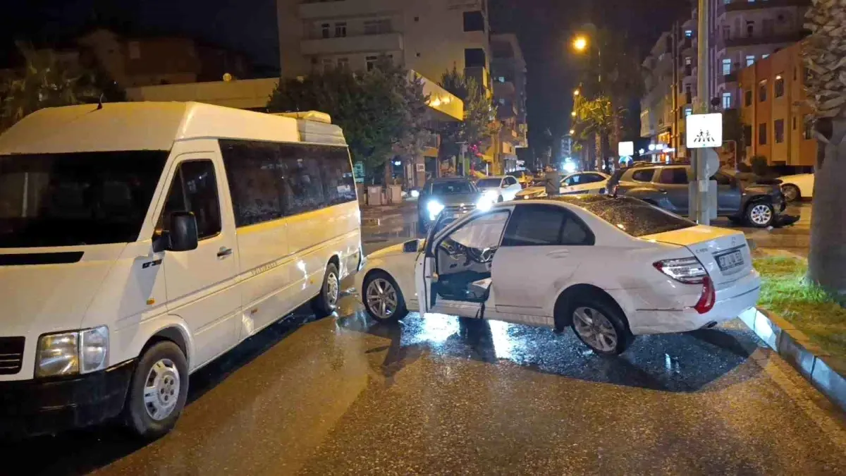 Manavgat\'ta Trafik Kazası: 1 Yaralı