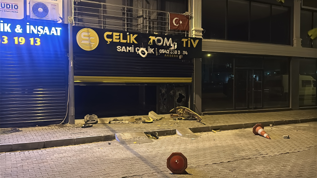 İzmir'de 3 polis memurunu silahla yaralayan şahsın yakalanma anları: Vatandaş linç etmek istedi