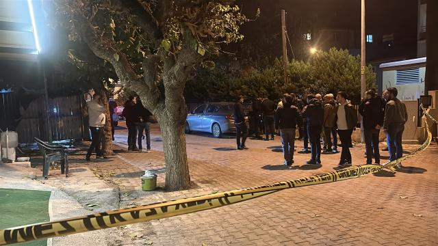 İzmir'de 3 polis memurunu silahla yaralayan şahsın yakalanma anları: Vatandaş linç etmek istedi