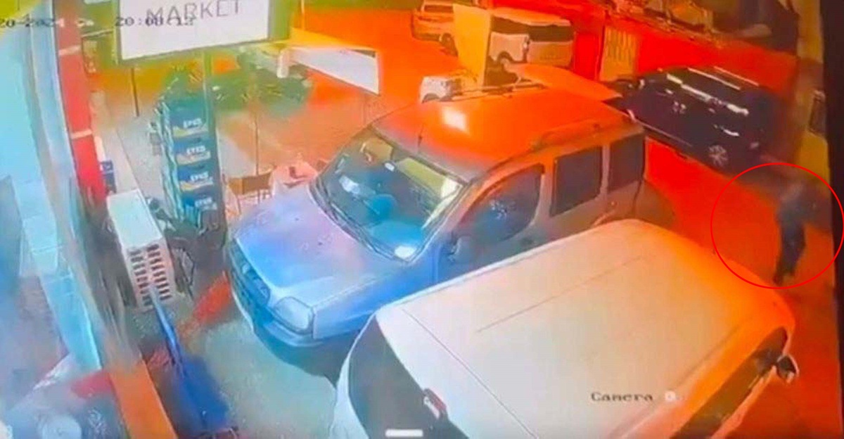 İzmir\'de Silahlı Saldırı: 2 Polis Yaralandı