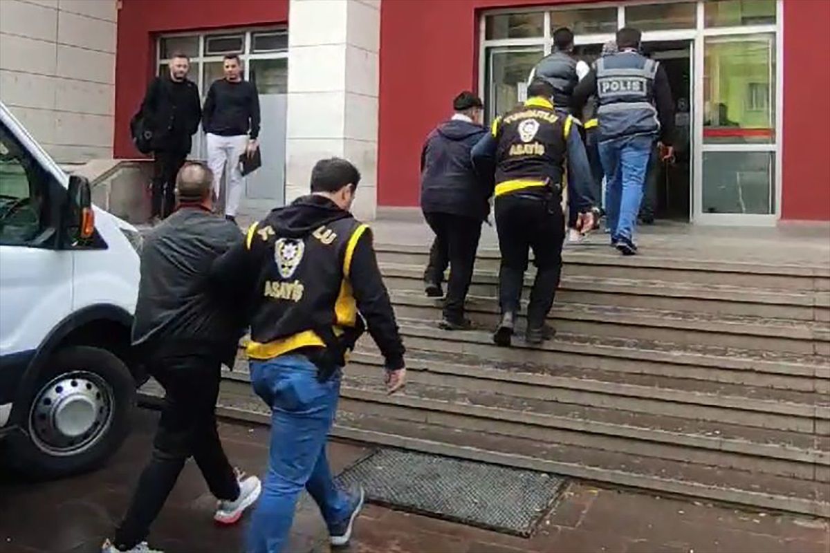 Turgutlu\'da Silahlı Paylaşım Şoku