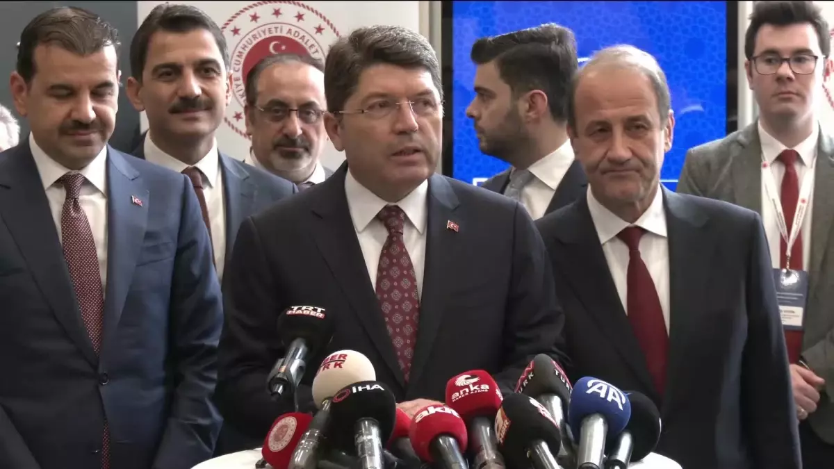 MHP\'den 3 Milletvekilinin İstifa Etmesi...Adalet Bakanı Yılmaz Tunç: "Yargımıza İntikal Etmiş Bu Konuda Adli Bir Soruşturma Söz Konusu Değil"