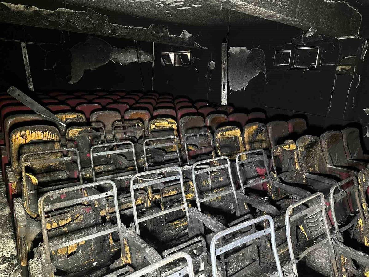Nazilli\'de Okulda Yangın: Konferans Salonu Kullanılamaz Hale Geldi