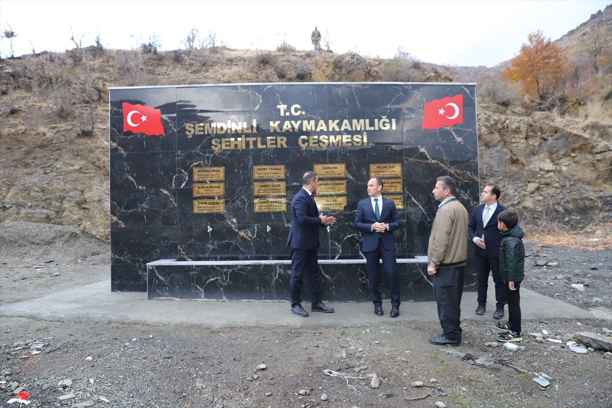 Şemdinli Kaymakamı Akpınar, şehitler çeşmesini ziyaret etti