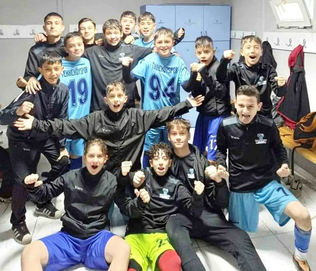 Tekkeköy Belediyespor U14 Takımı Elit Lige Yükseldi