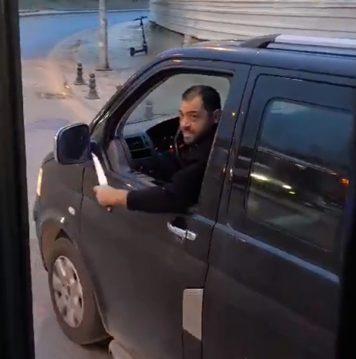 Ankara\'da Trafikte Bıçaklı Saldırı