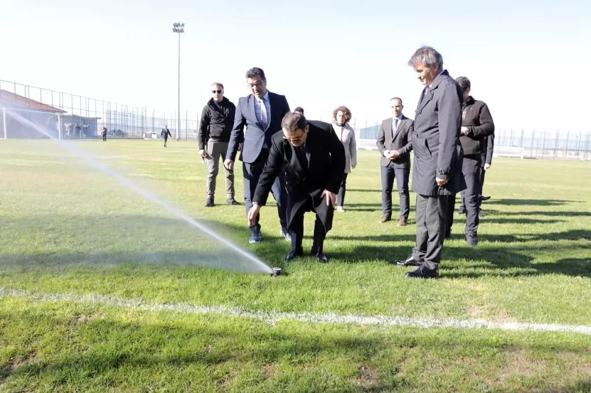 Vali Işın\'dan Yoncalı Spor Tesisleri Ziyareti