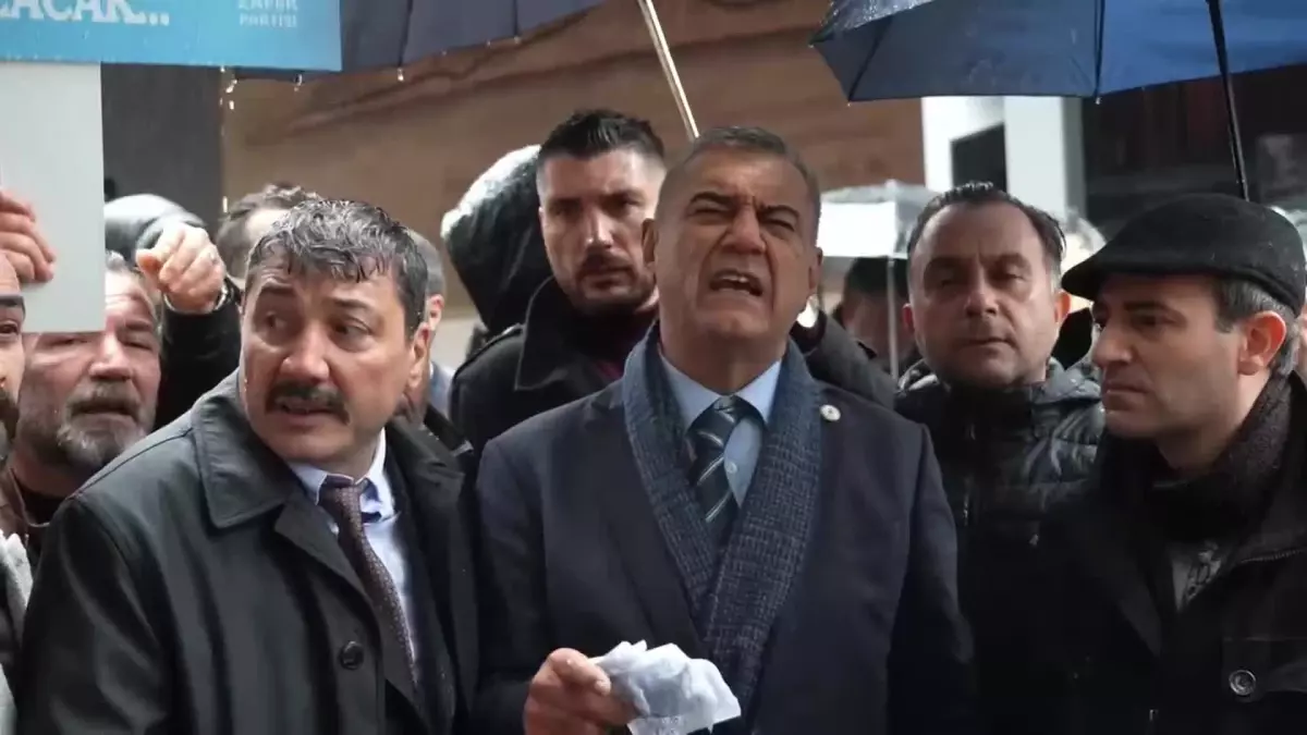 Zafer Partisi\'ne Polis Müdahalesi