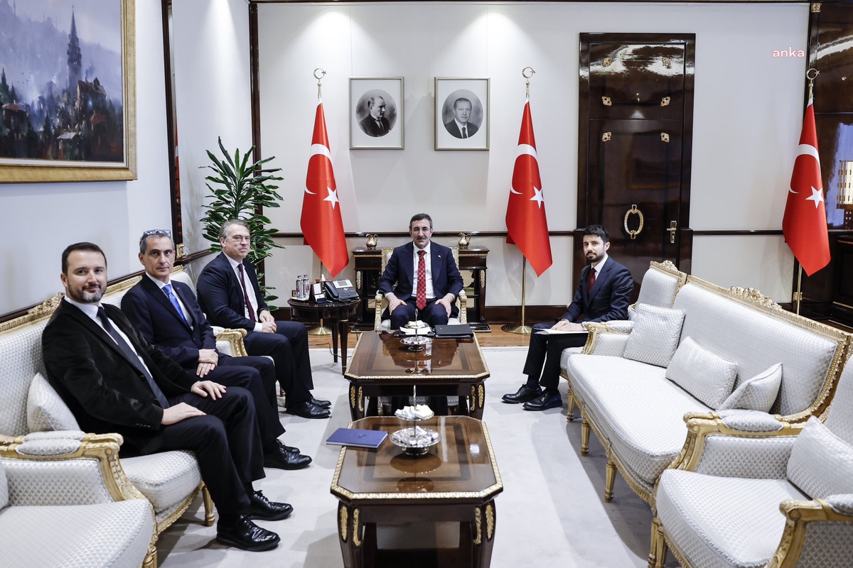 Yılmaz, AB Delegasyonu Başkanı ile Görüştü