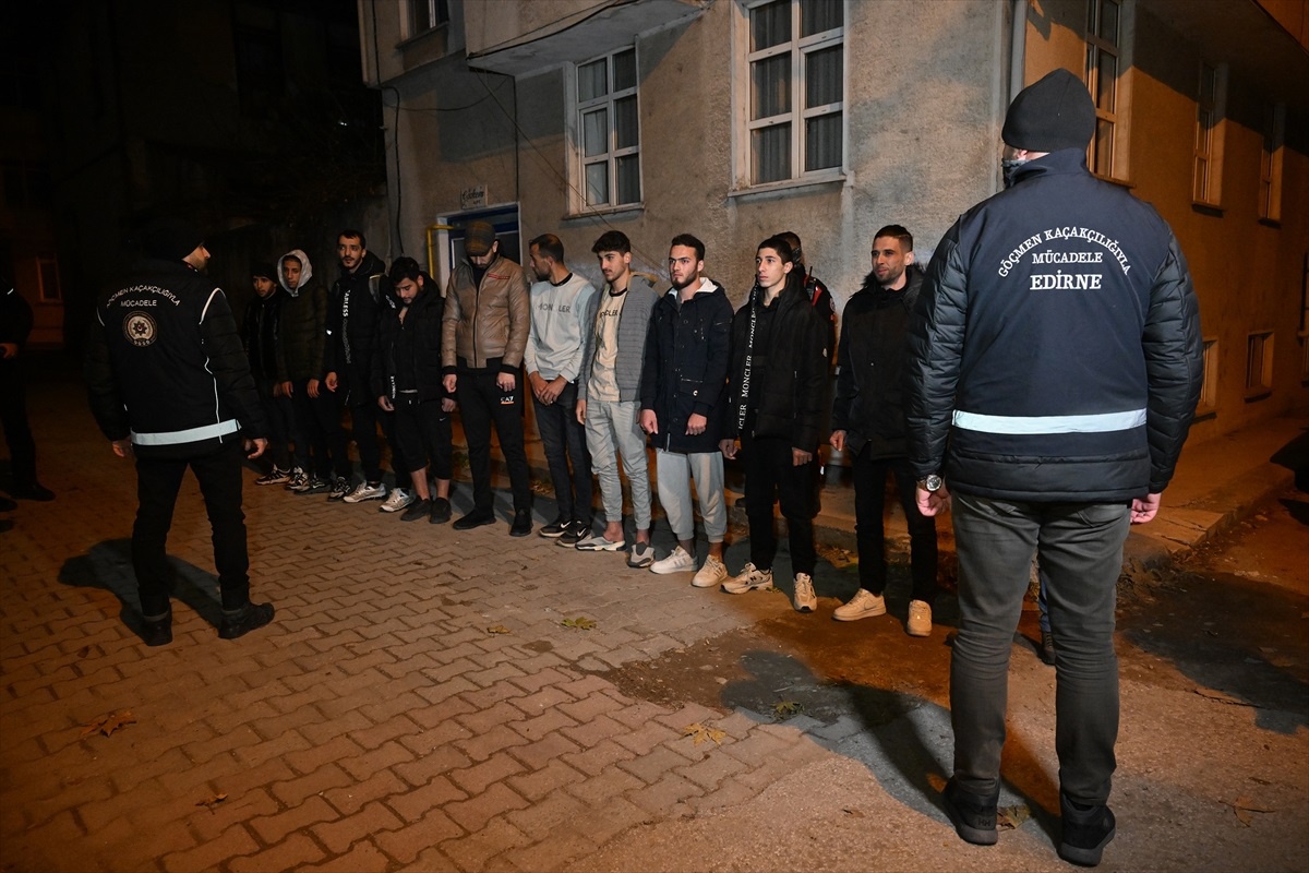 Edirne\'de 13 Düzensiz Göçmen Yakalandı