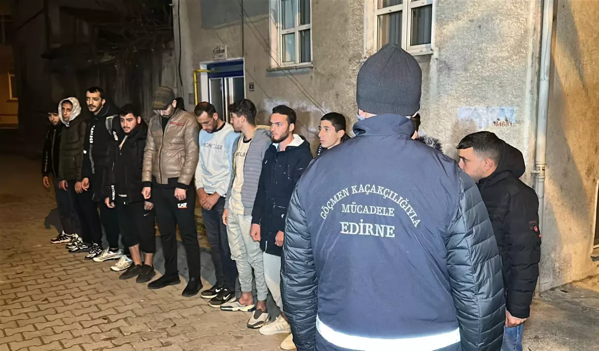 Edirne ve Tekirdağ\'da Kaçak Göçmen Operasyonu: 34 Göçmen Yakalandı