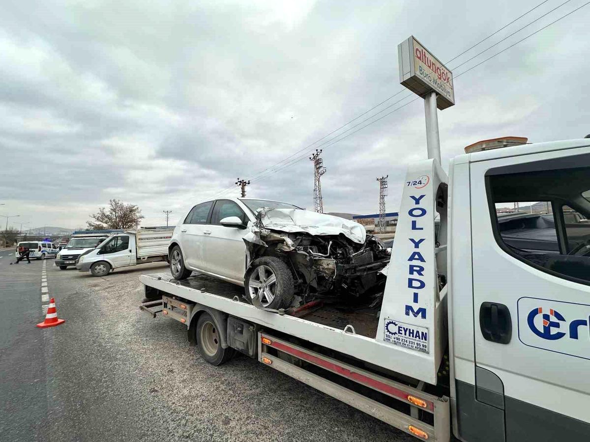 Elazığ\'da Trafik Kazası: 2 Yaralı
